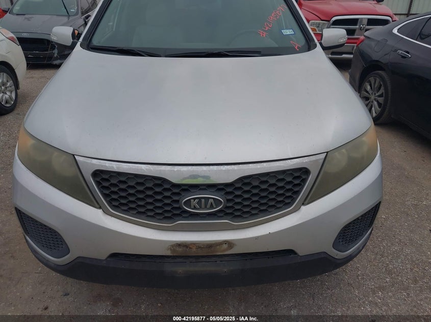 2011 KIA SORENTO VIN: 5XYKT4A24BG049710