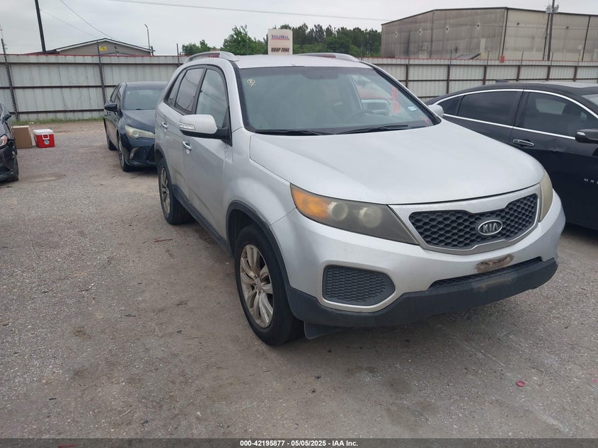 2011 KIA SORENTO VIN: 5XYKT4A24BG049710