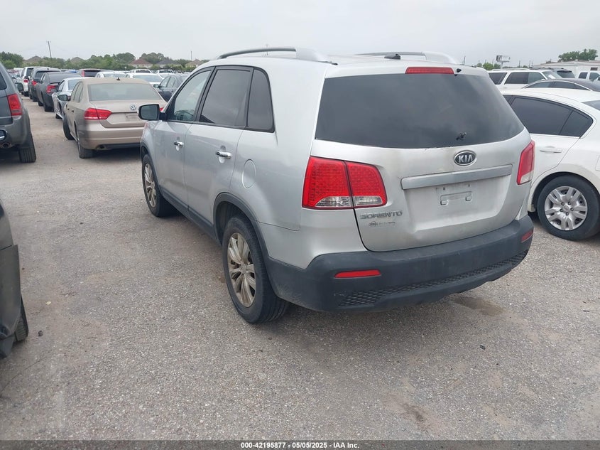 2011 KIA SORENTO VIN: 5XYKT4A24BG049710
