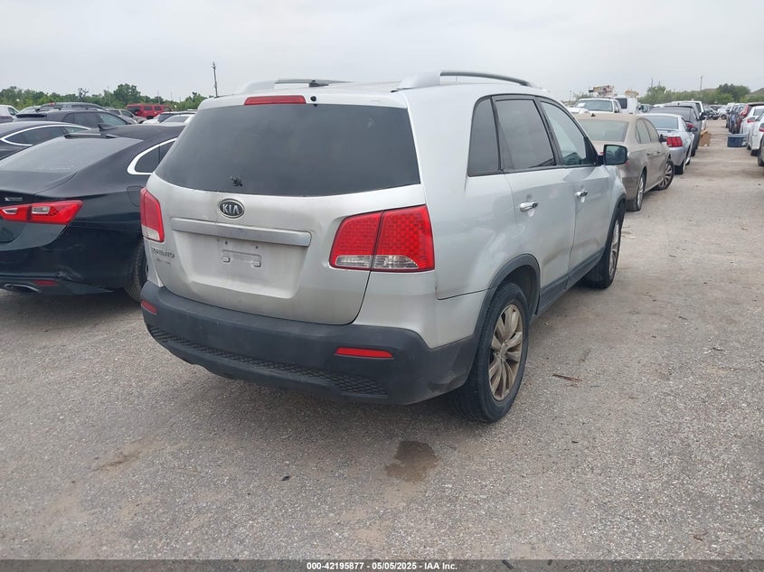 2011 KIA SORENTO VIN: 5XYKT4A24BG049710