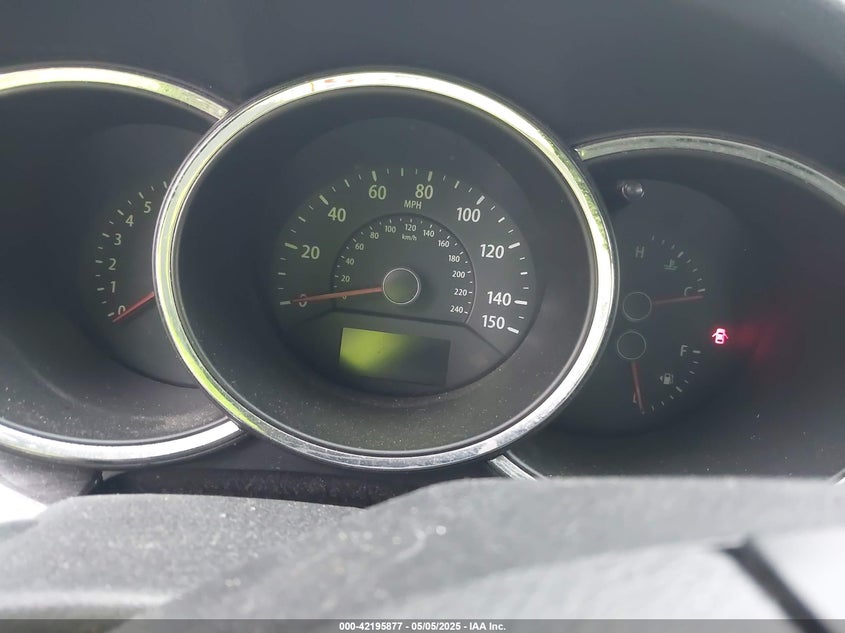 2011 KIA SORENTO VIN: 5XYKT4A24BG049710