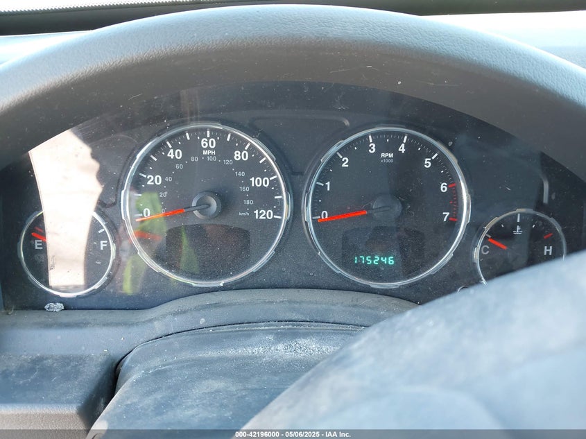 2008 JEEP LIBERTY VIN: 1J8GN28K38W277986