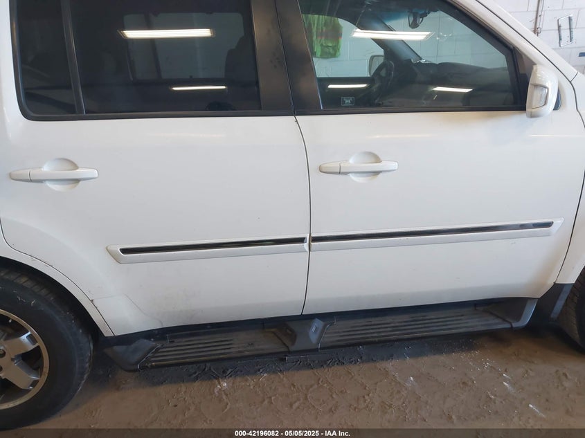 2010 HONDA PILOT VIN: 5FNYF4H95AB019903