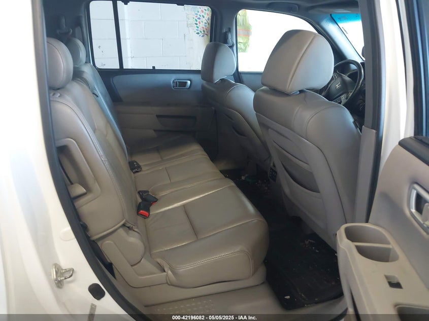 2010 HONDA PILOT VIN: 5FNYF4H95AB019903