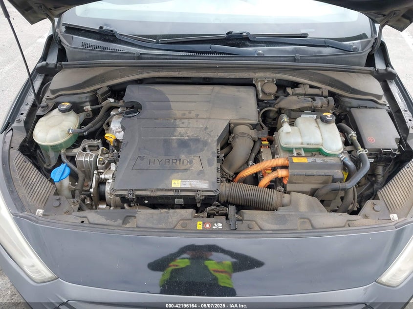 2017 HYUNDAI IONIQ HYBRID VIN: KMHC65LC8HU058095