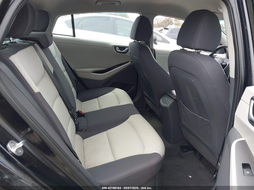 2017 HYUNDAI IONIQ HYBRID VIN: KMHC65LC8HU058095