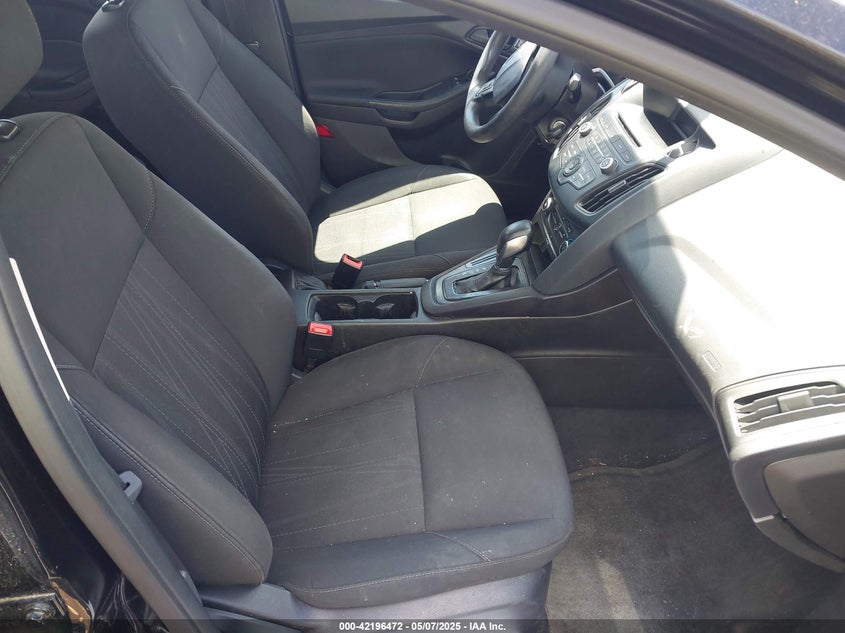 2016 FORD FOCUS VIN: 1FADP3E22GL215418