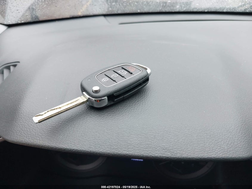 2020 HYUNDAI TUCSON SE - KM8J2CA45LU081250