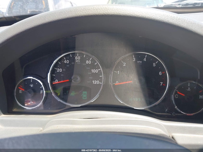 2008 JEEP LIBERTY VIN: 1J8GP58K98W200759