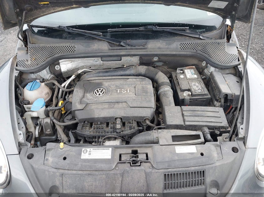 2014 VOLKSWAGEN BEETLE VIN: 3VWJ17AT4EM640278