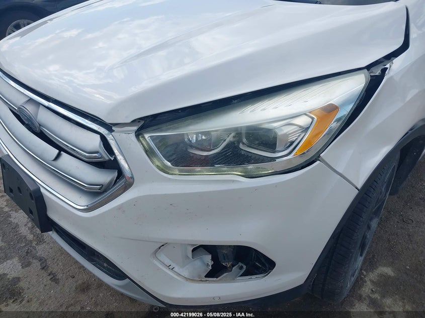 VIN 1FMCU0J99HUB01830 2017 FORD ESCAPE TITANIUM