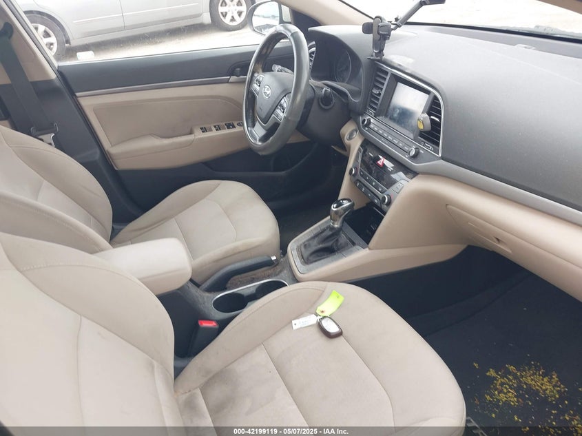 2018 HYUNDAI ELANTRA VIN: 5NPD84LF8JH304974