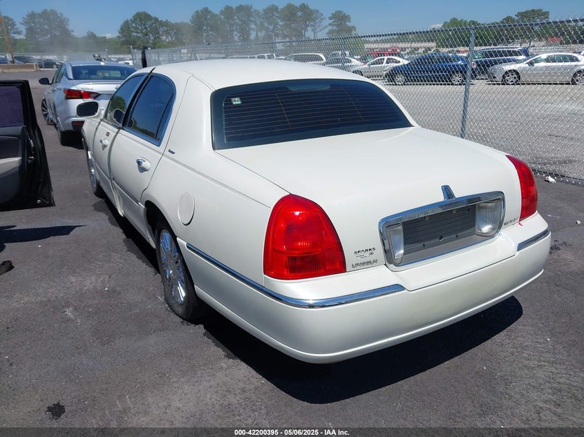2006 LINCOLN TOWN CAR VIN: 1LNHM83V36Y614849