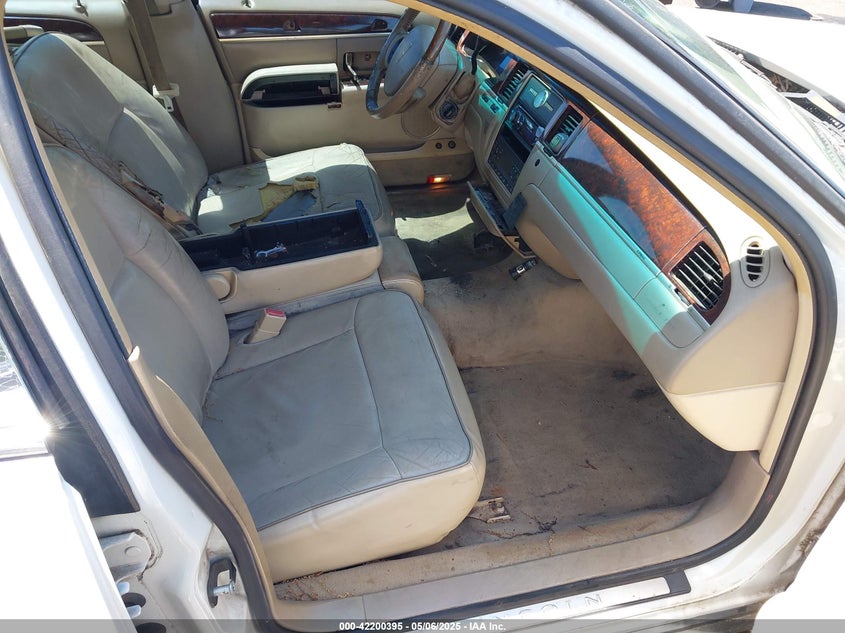 2006 LINCOLN TOWN CAR VIN: 1LNHM83V36Y614849