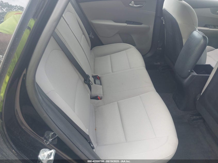 2021 KIA FORTE VIN: 3KPF24AD5ME311238