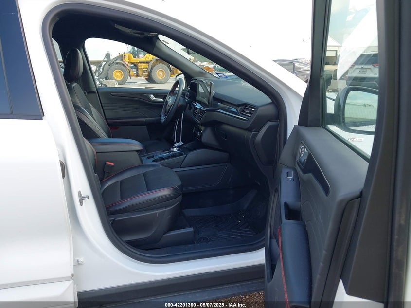 VIN 1FMCU0MN4PUA70574 2023 FORD ESCAPE ST-LINE