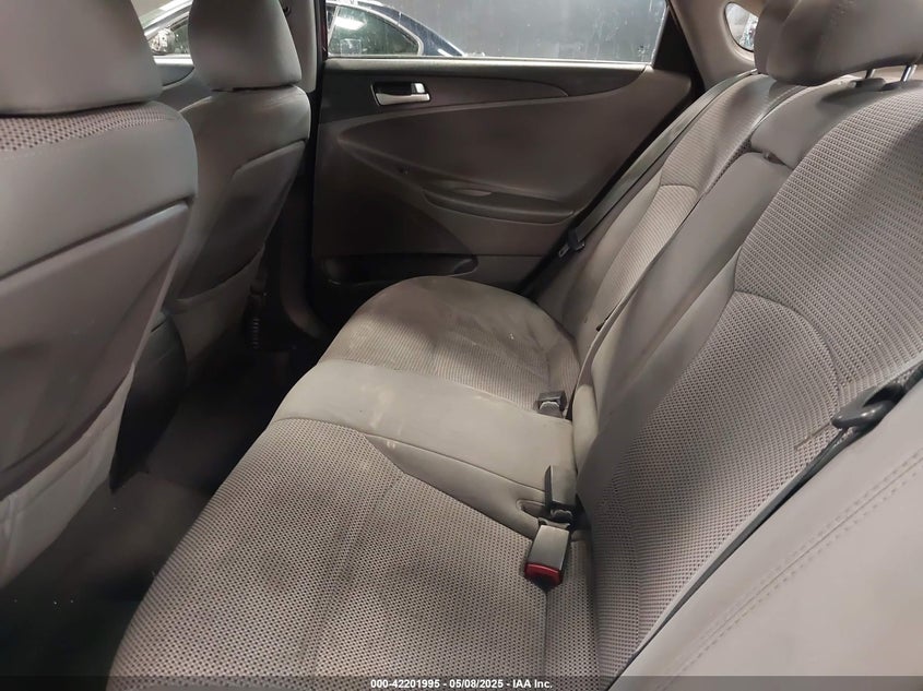 5NPEB4ACXCH495220 2012 HYUNDAI SONATA photo no. 8