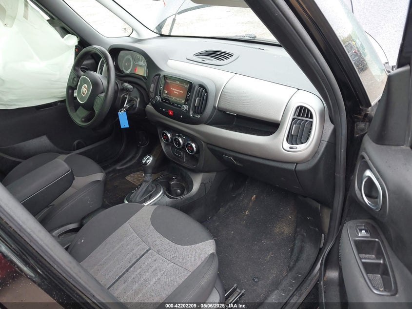 2017 FIAT 500L POP - ZFBCFAAH4HZ039061