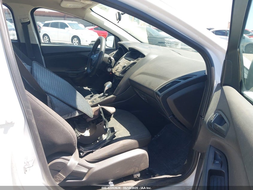 2017 FORD FOCUS VIN: 1FADP3E27HL284980