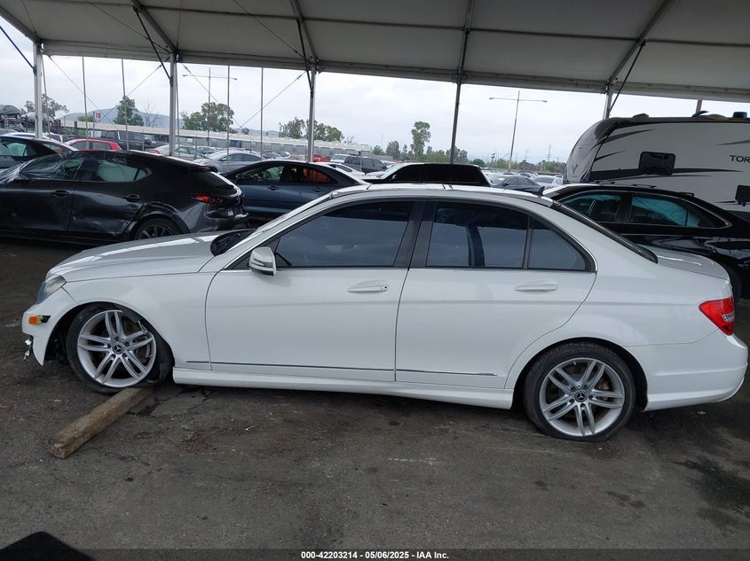 2013 MERCEDES-BENZ C VIN: WDDGF4HB2DR280148
