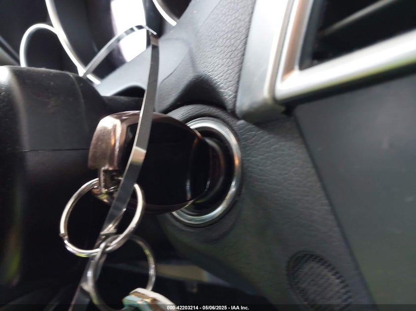 2013 MERCEDES-BENZ C VIN: WDDGF4HB2DR280148
