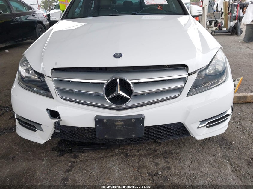2013 MERCEDES-BENZ C VIN: WDDGF4HB2DR280148