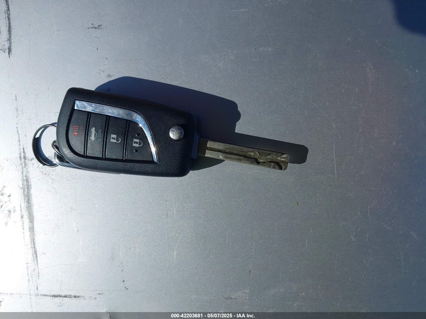 2021 TOYOTA COROLLA VIN: 5YFEPMAE3MP219632