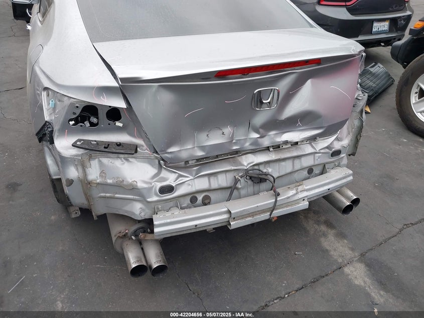 2017 HONDA ACCORD VIN: 1HGCT1B85HA009894