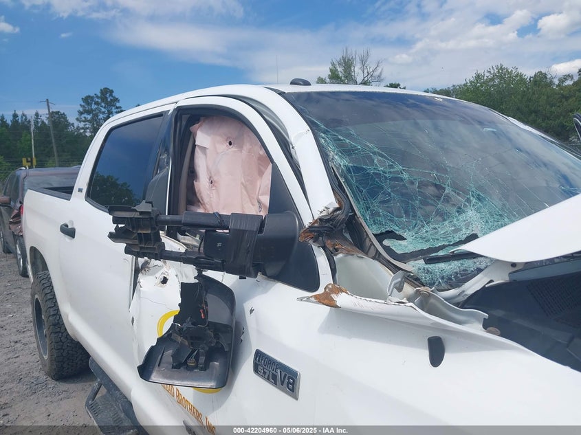 2018 TOYOTA TUNDRA SR5 5.7L V8 - 5TFDW5F18JX760859
