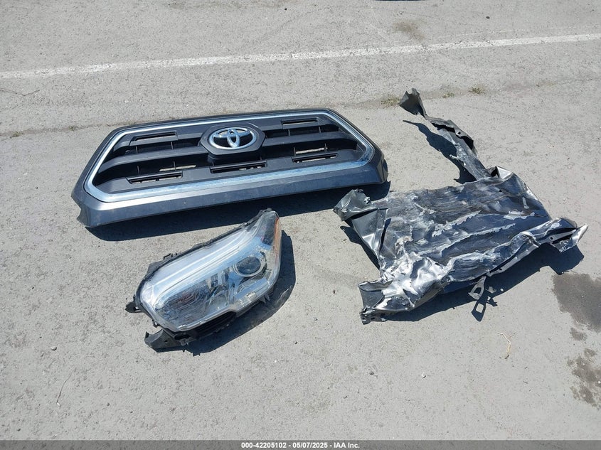 2017 TOYOTA TACOMA SR5 V6 - 5TFAZ5CN7HX036284