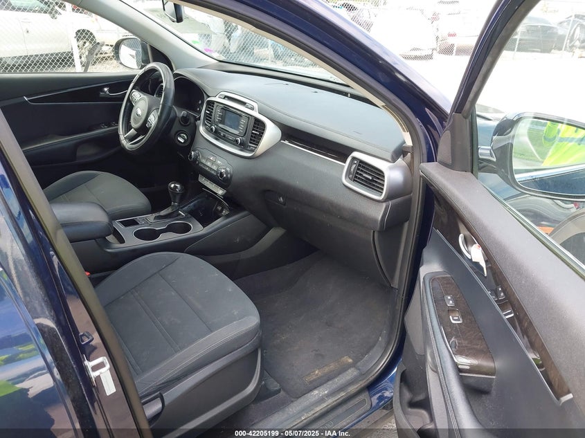 2016 KIA SORENTO VIN: 5XYPGDA38GG066570