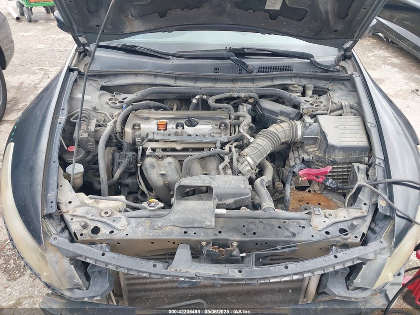 2011 HONDA ACCORD VIN: 1HGCS1A39BA016816