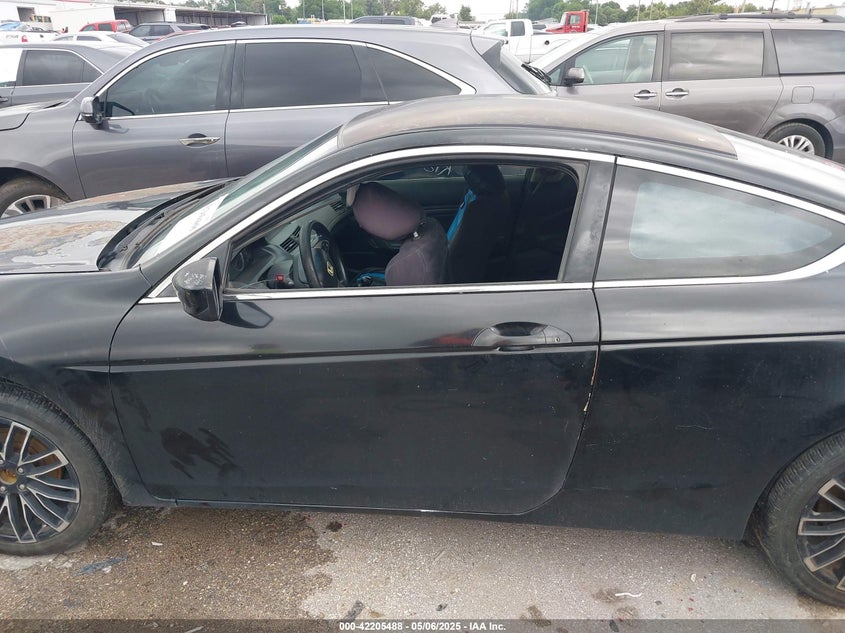 2011 HONDA ACCORD VIN: 1HGCS1A39BA016816