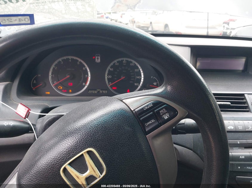 2011 HONDA ACCORD VIN: 1HGCS1A39BA016816