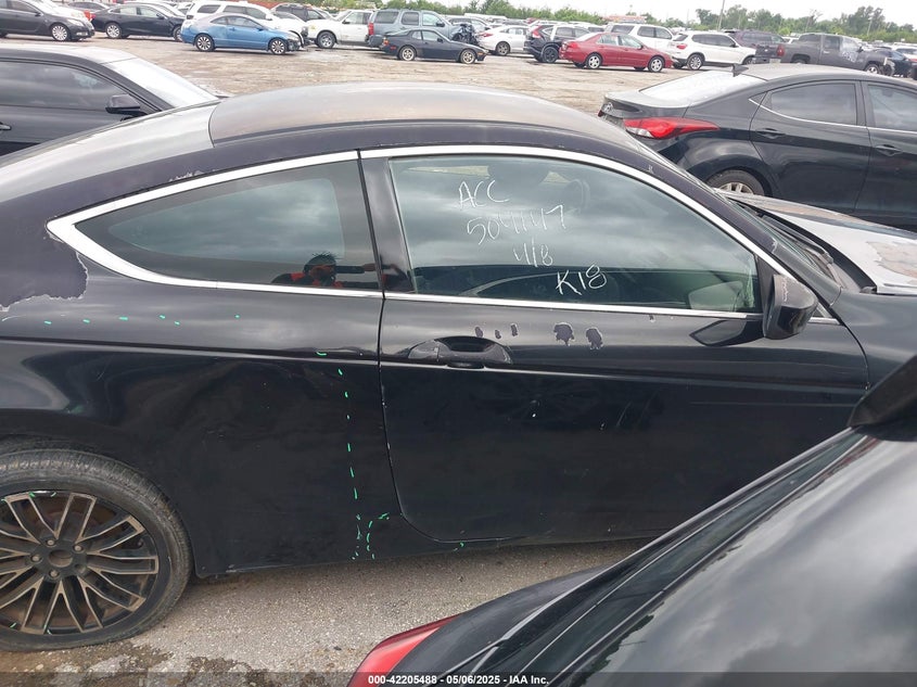 2011 HONDA ACCORD VIN: 1HGCS1A39BA016816