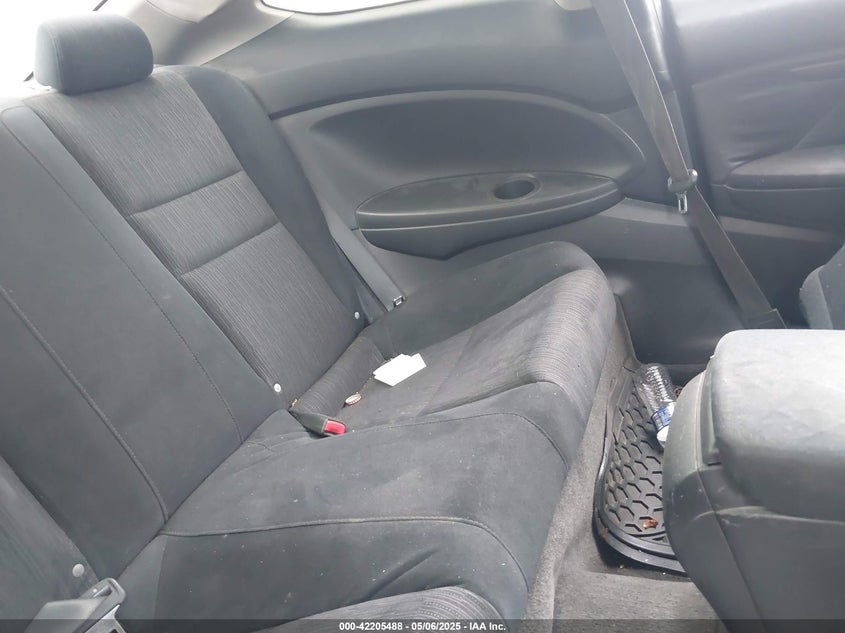 2011 HONDA ACCORD VIN: 1HGCS1A39BA016816