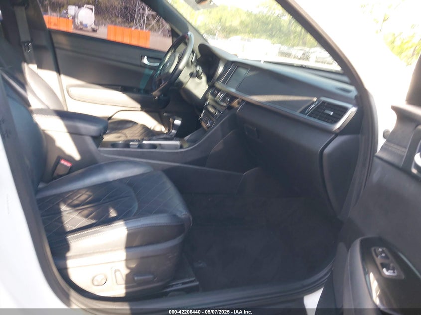2018 KIA OPTIMA VIN: 5XXGV4L2XJG209198