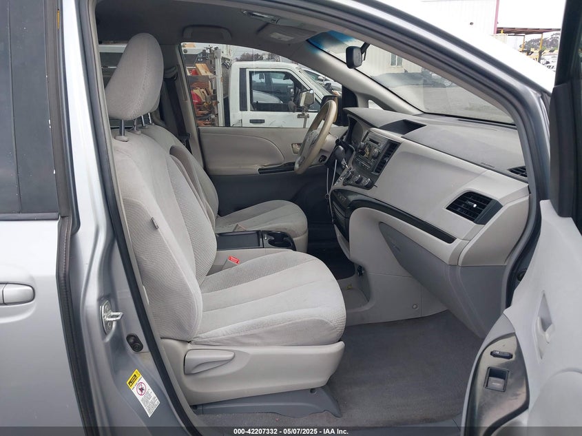 2011 TOYOTA SIENNA VIN: 5TDKK3DC9BS069648