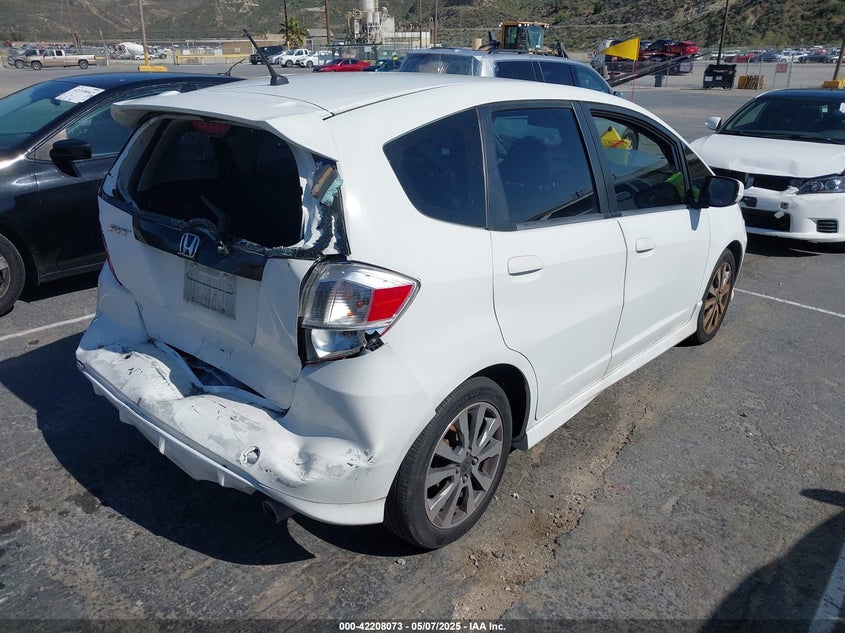 2012 HONDA FIT VIN: JHMGE8H54CC032823