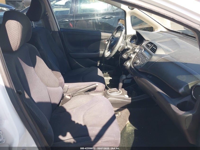 2012 HONDA FIT VIN: JHMGE8H54CC032823