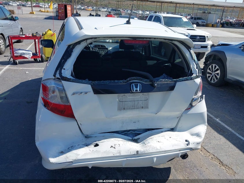 2012 HONDA FIT VIN: JHMGE8H54CC032823