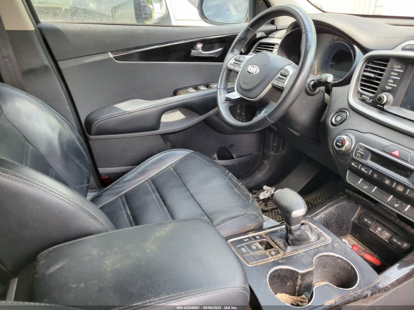 2019 KIA SORENTO VIN: 5XYPHDA53KG604681