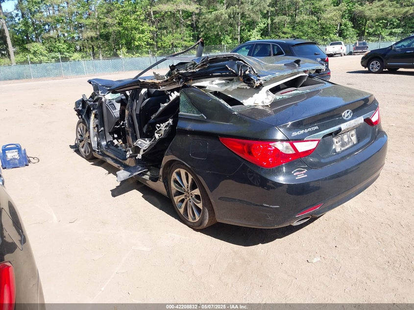 5NPEC4AC6BH058519 2011 HYUNDAI SONATA photo no. 3