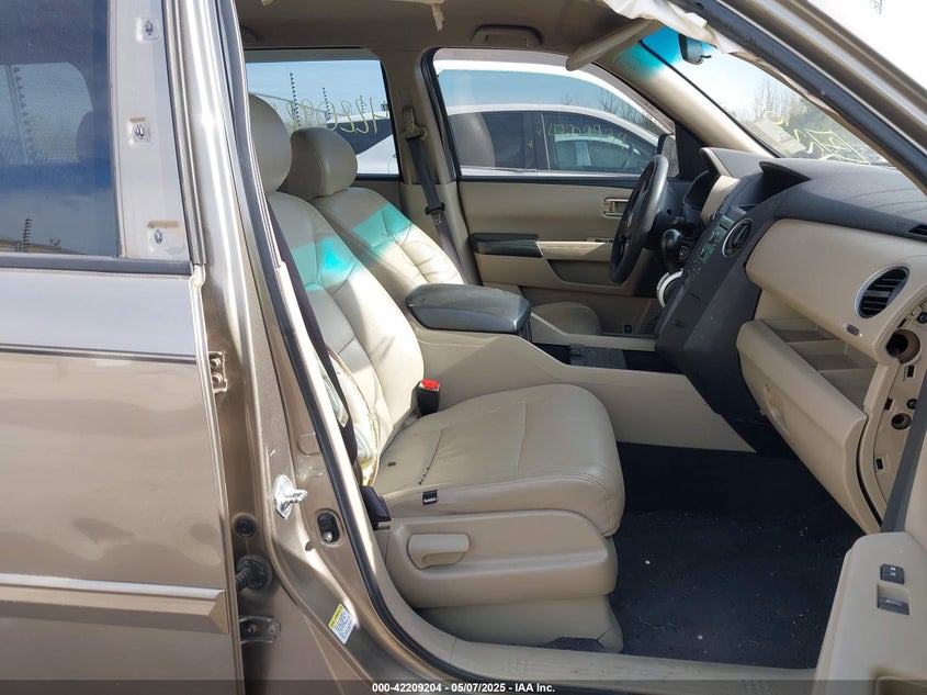2011 HONDA PILOT VIN: 5FNYF3H4XBB030458