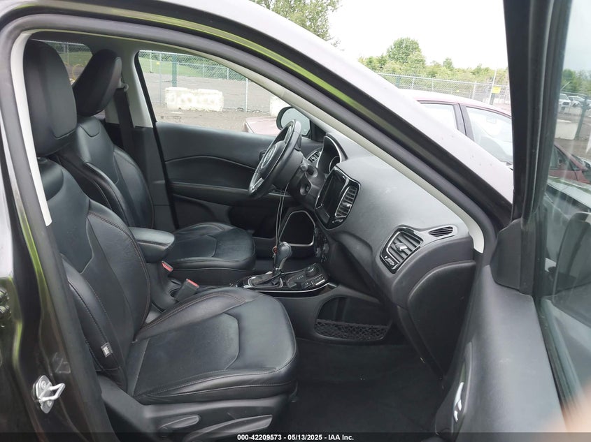 2019 JEEP COMPASS VIN: 3C4NJDCBXKT747585