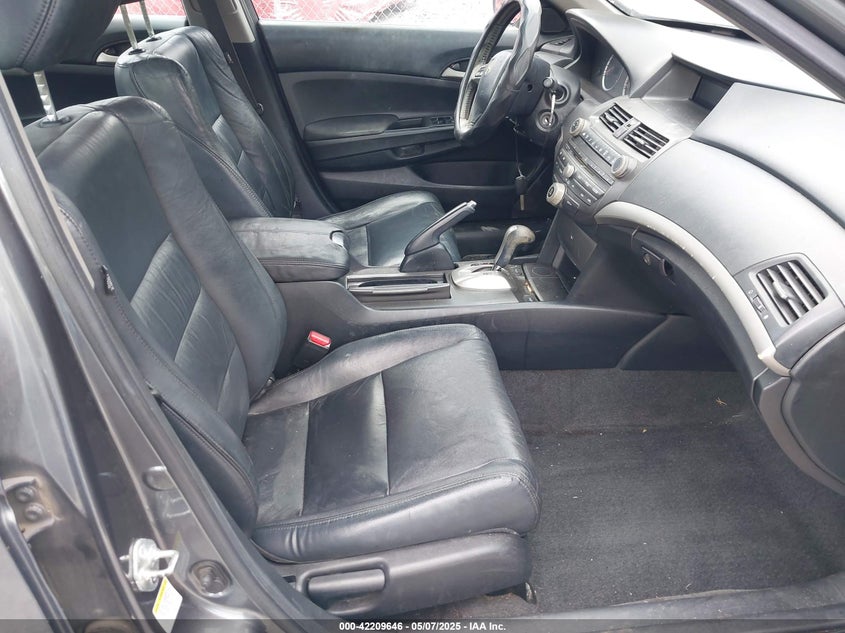 2011 HONDA ACCORD VIN: 1HGCP2F6XBA145173
