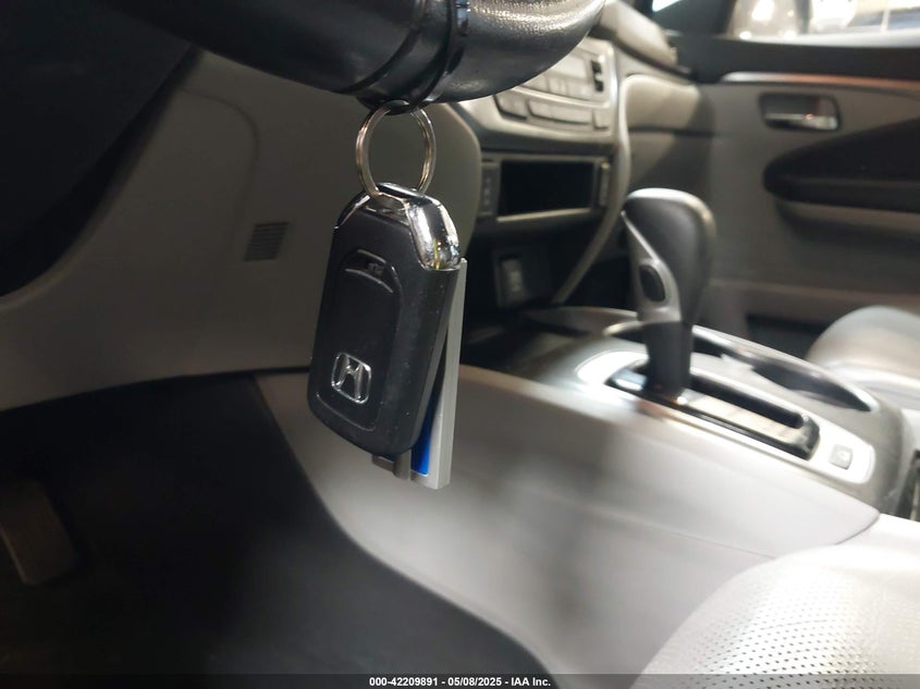 2017 HONDA RIDGELINE RTL - 5FPYK3F59HB009818