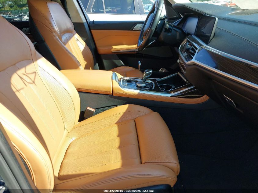 2020 BMW X7 - 5UXCW2C01L9B61428