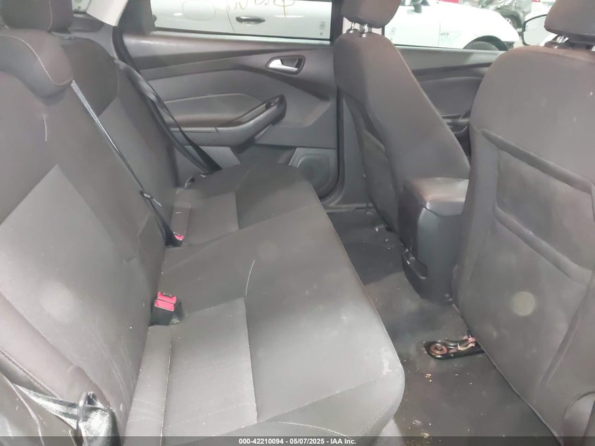 VIN 1FADP3F20HL343933 2017 FORD FOCUS SE