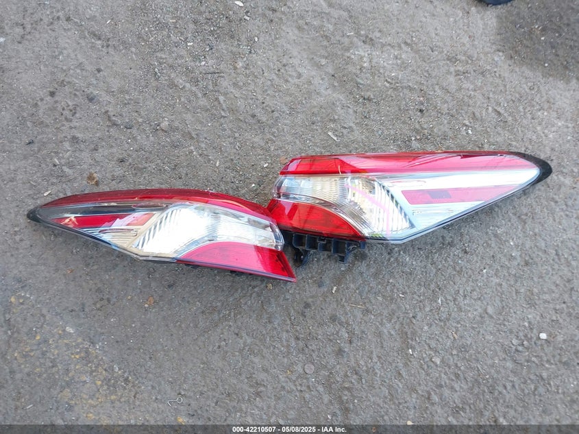 2019 TOYOTA CAMRY SE - 4T1B11HK9KU772182